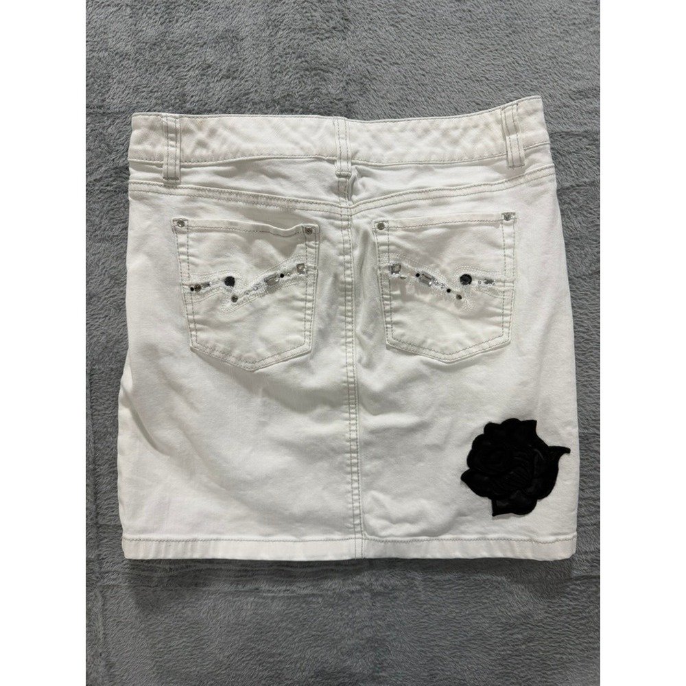 White House Black Market Denim Mini Skirt Women Size 2 White Floral Stretch - Picture 8 of 13